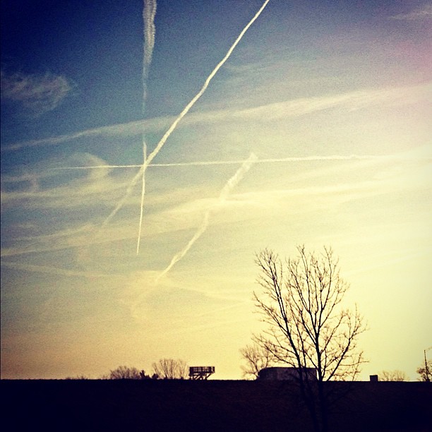Asterisk in The #Sky #contrails