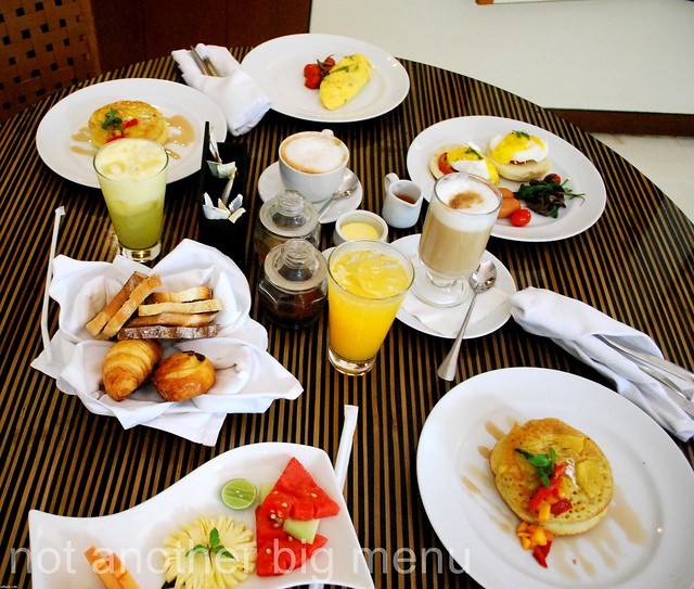 The Elysian, Bali - Breakfast table