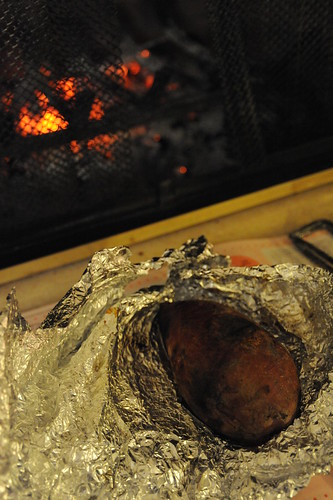 暖炉で焼き芋