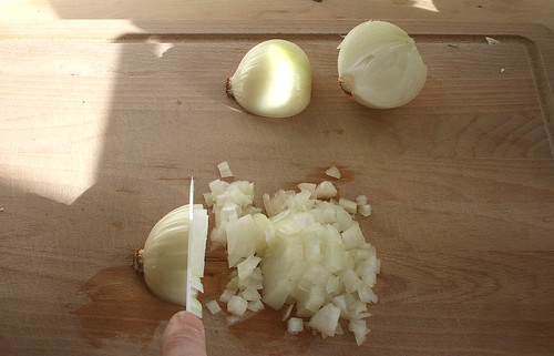 14 - Zwiebel würfeln / Dice onions