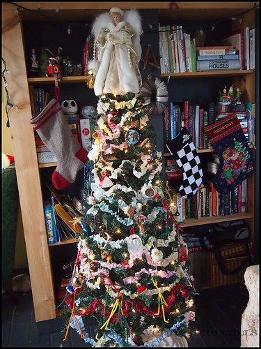 Ruffled Christmas Tree Garland