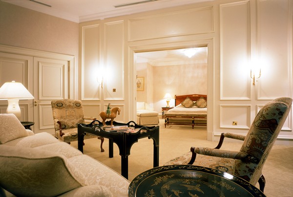 15) The Ritz-Carlton Suite Bedroom