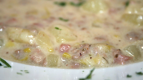 31 - Lauch-Kartoffel-Topf mit Hack & Schmelzkäse / Leek potatoe stew with ground meat & soft cheese - CloseUp