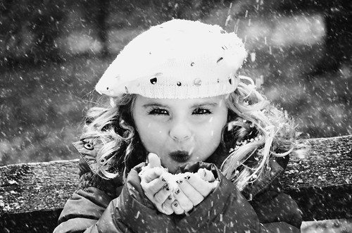 無料写真素材|人物|子供女の子|帽子|雪|モノクロ|アメリカ人