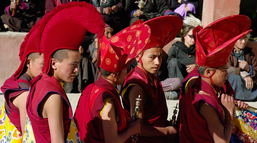 Монахи секты Друкпа Кагью и Дрикунг-Кагью