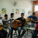 Practicando con estudiantes de guitarra3