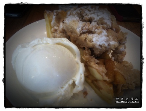 Hot Apple Crumble With Vanilla Ice Cream - Plan B @ Bangsar Village 1