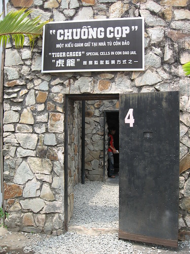 chuong-cop-con-dao