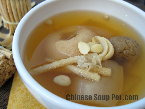 [photo-moisturizing asian ya li pear herbal soup with dried figs]
