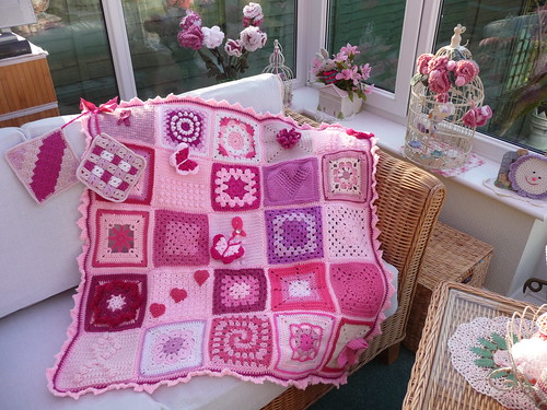 Thank you to Lotti who collected Squares for a special 'Think Pink' Blanket.