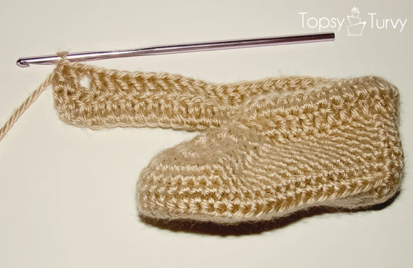 crochet-baby-wrap-button-hole-boot