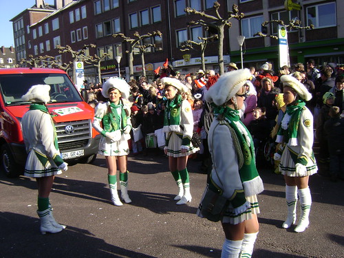Niñas, Desfile, Carnaval Düren 2011, Alemania/Girls, Parade, Karneval Düren’ 11, Germany - www.meEncantaViajar.com by javierdoren