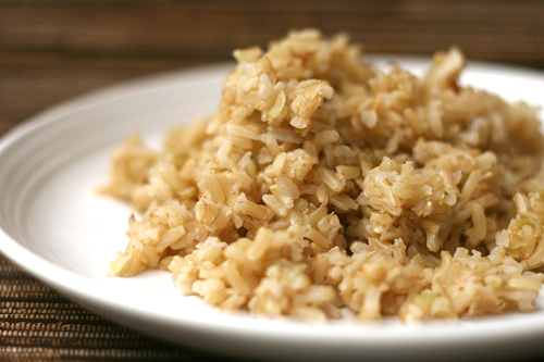 棕色的小米饭