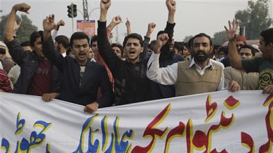 Pakistanis protest in Lahore against the killing of 28 soldiers by US-led forces inside the country. Pakistan in retaliation blocked supply lines for NATO military trucks. by Pan-African News Wire File Photos