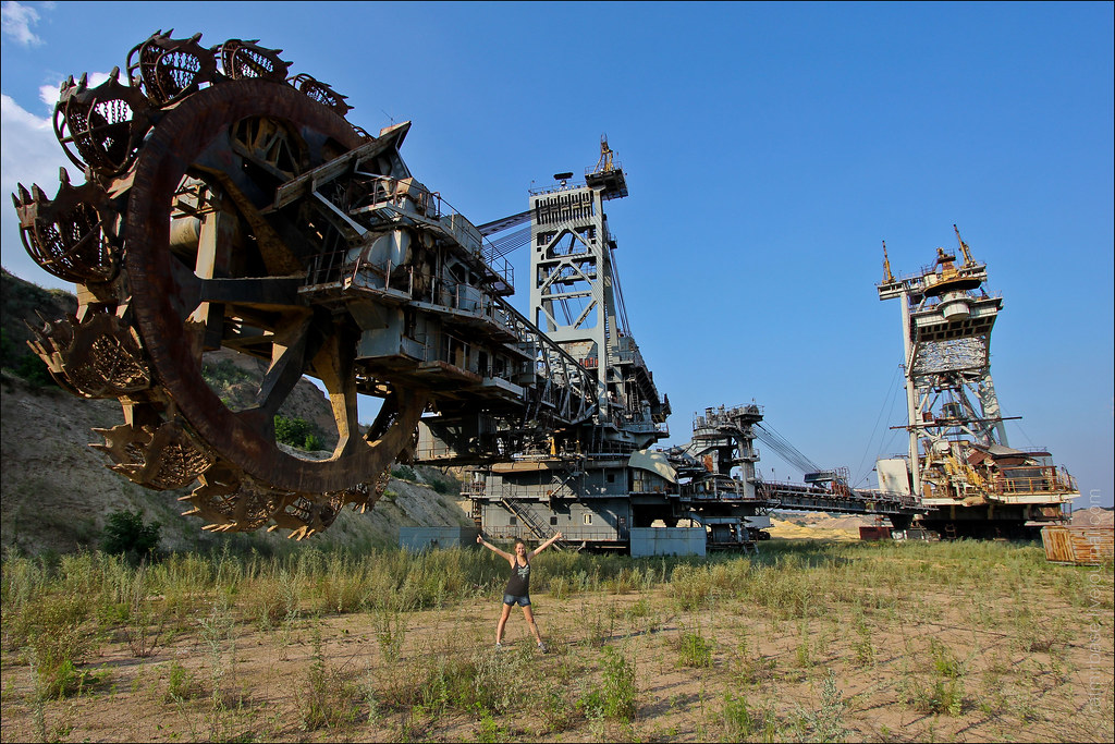 Excavadoras gigantes abandonadas Giant bulldozers abandoned Ucrania Ukraine