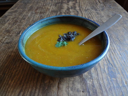 pumpkin soup with black bean blomp