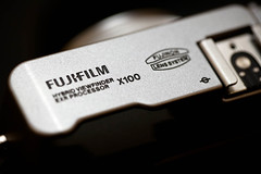 FUJIFILM FinePix X100