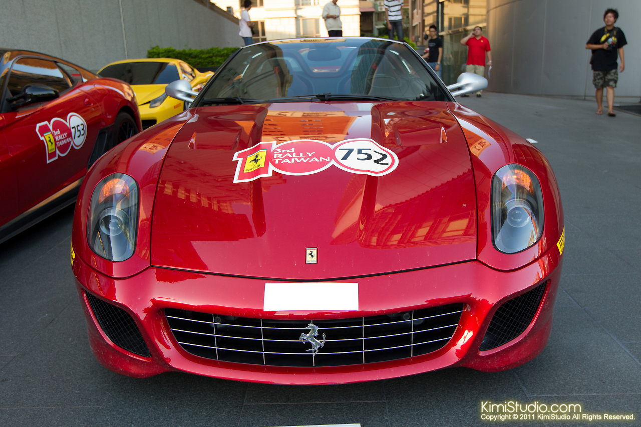 2011.10.28 Ferrari-022