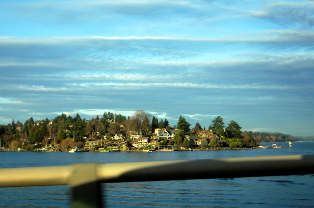 Homes Around Lake Washington
