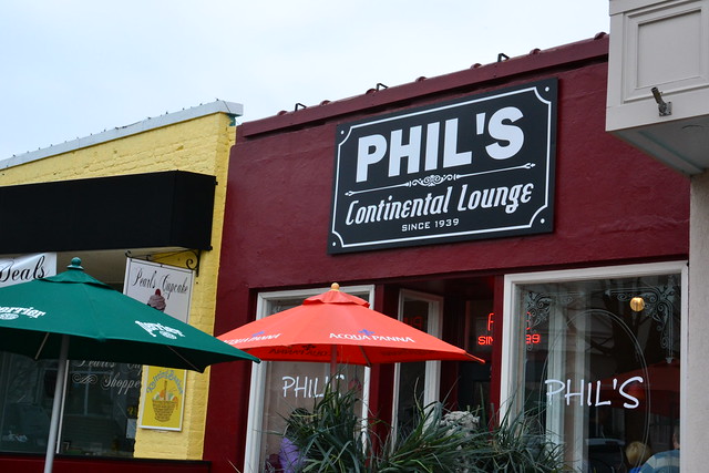 Phil's Continental Lounge