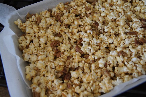 How To Make Caramel Popcorn