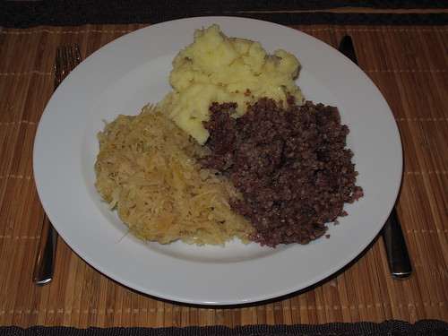 Stippgrütze mit Sauerkraut und Kartoffelpüree | Gourmandise