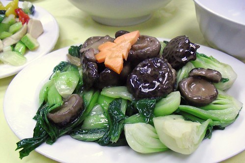 vegeterian lunch @ po lin monastery