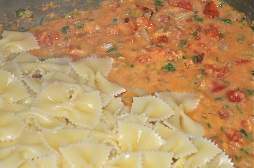 chickpea pasta sauce/add noodles