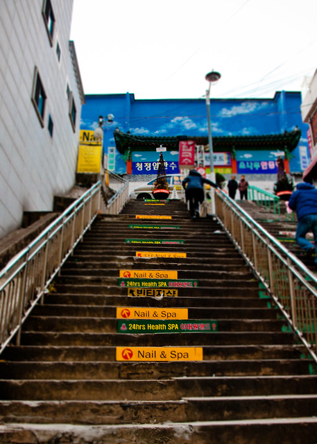 Stairway to the jinjabong [EOS 5DMK2 | EF 24-105L@24mm | 1/160s | f/6.3 | 
ISO400]