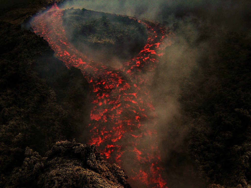 Lava tie - Eruzione del 2004 presso Serra Giannicola