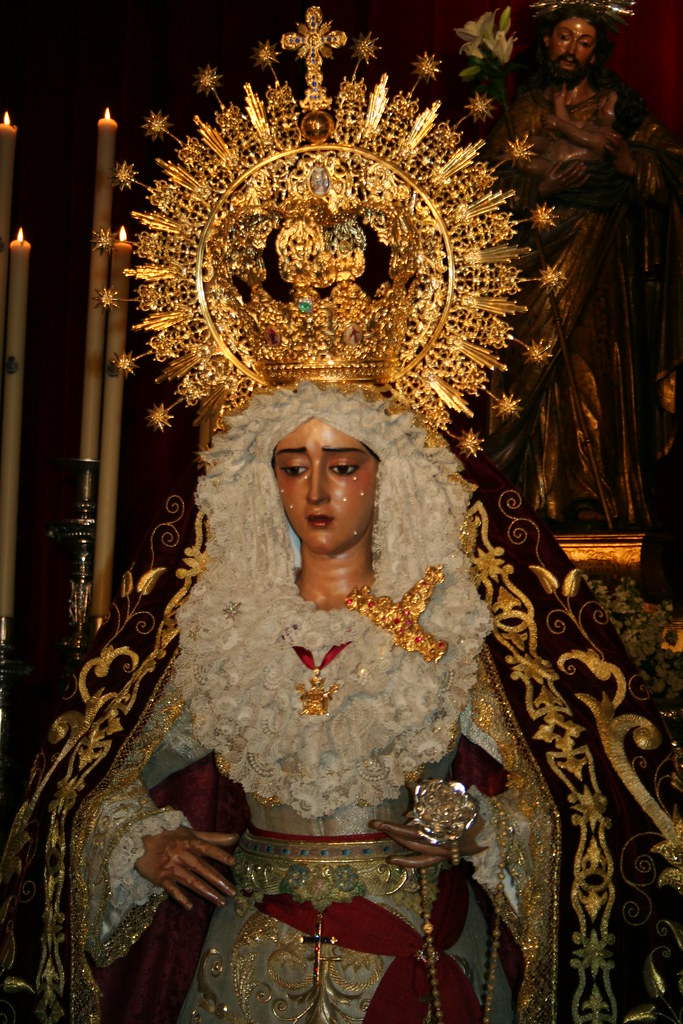 Besamanos Virgen de la Caridad en Su Soledad.