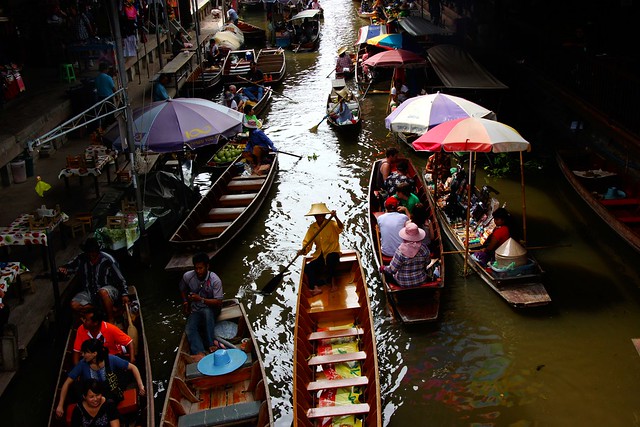 Damnoen-Saduak-Thai-floating-market-Ratchaburi-Thailand (51)