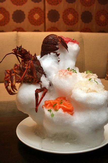 Xin’s Gold Leaf Australian Lobster, Canadian Geoduck Clam and Salmon Yusheng