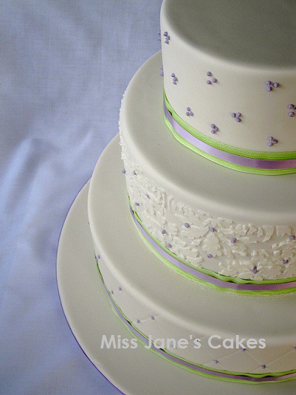 Pretty Lavender Green Wedding Cake 129 6 dark white and caramel 