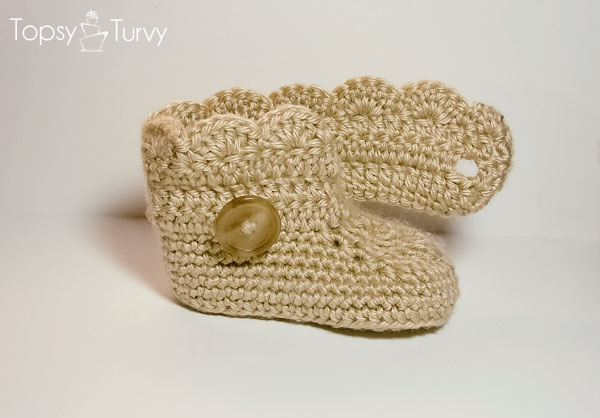 crochet-baby-wrap-button-boots-shells
