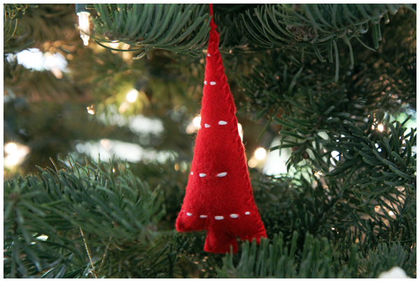 DIY Felt Tree Ornaments