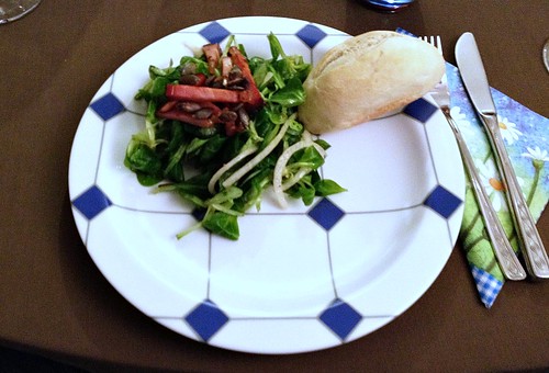 Salat und Schinkenstreifen / Salad & Bacon