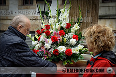 Iñaki Azkuna hace una ofrenda floral a Unamuno con motivo del 75 aniversario de su fallecimiento‏.