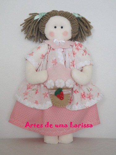 Boneca by Artes de uma Larissa