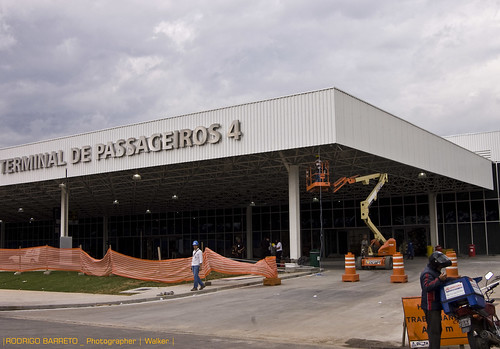 Terminal 4 do Aeroporto Internacional de São Paulo - acertos finais by barretorodrigo