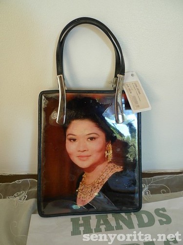 I'm no Imeldific, but I want this bag as a souvenir! teehee