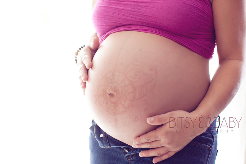 maternity henna photography