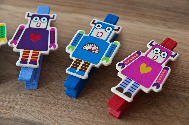 Robot clothespins