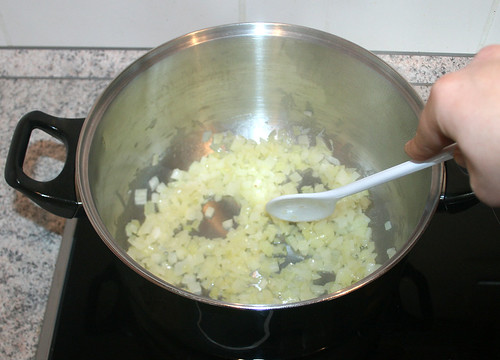 16 - Zwiebeln andünsten / Braise onions