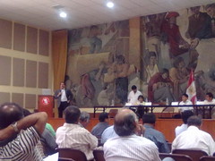 Dr. Alfredo Villavicencio expone sobre LGT ante delegados de la CGTP by carlos mejia a.