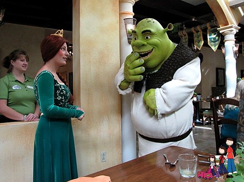 Shrek & Fiona Discuss Brenn'as Loose Tooth