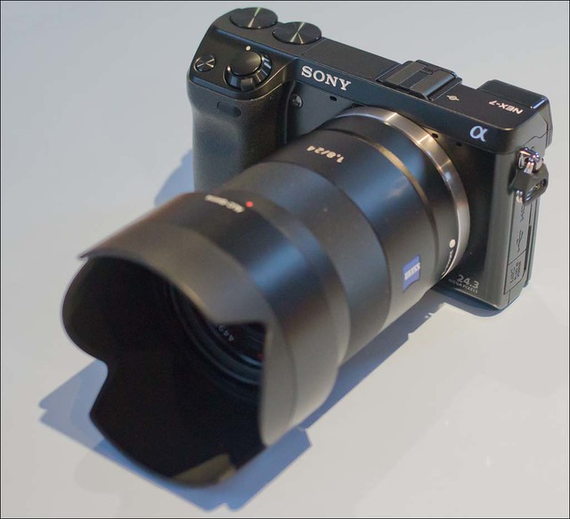 Sony NEX-7 Zeiss 24mm f/1.8