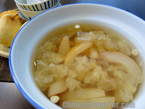[photo-double steamer asian pear chinese almond dessert soup]