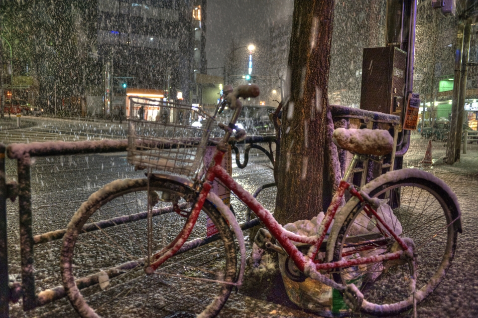 I would not look forward to riding this bike home in the snow