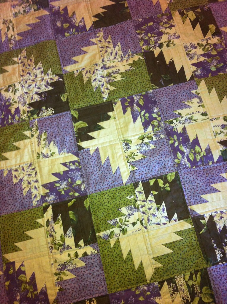 Lilac Hill Buzz Saw quilted